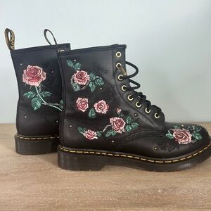 RARE DR MARTENS 1460 Vonda Pink Roses with Gold accents, black boots